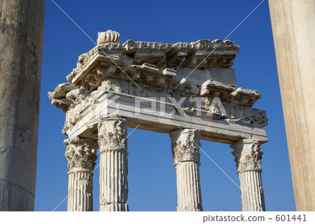 貝爾加馬的羅馬廢墟 601441