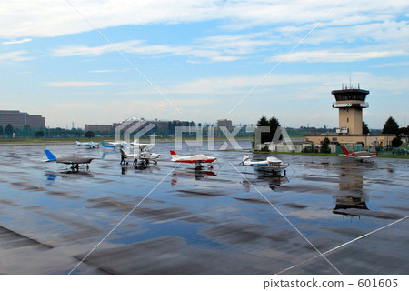 雨後調布機場 601605