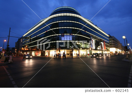 Gallery Lafayette 602145