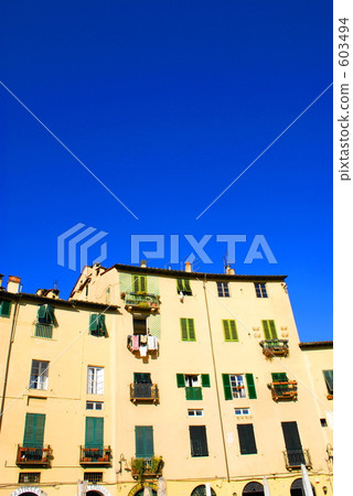Italian townscape (Lucca) Italian townscape (Lucca) 603494