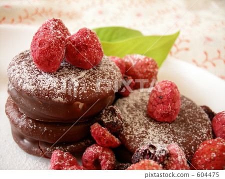 pastry, western confectionery, western-style sweet 604475