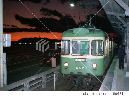 electric train, train, kamakura kokomae station 606214