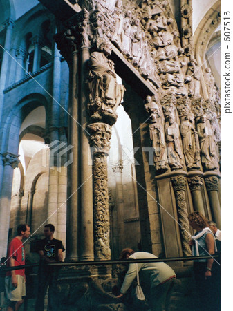 Santiago de Compostela A person dedicated to praying 607513