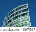 A building rising in the blue sky 607597