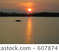 Dusk of the lake 607874
