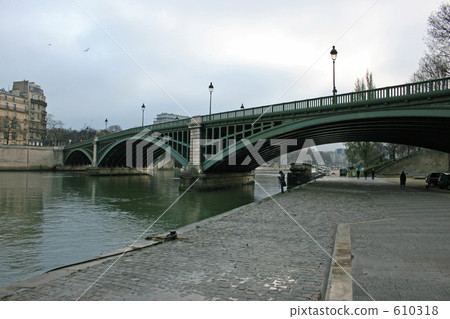 大河 河岸 圍網 610318