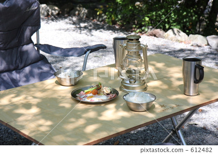 Campsite breakfast 612482