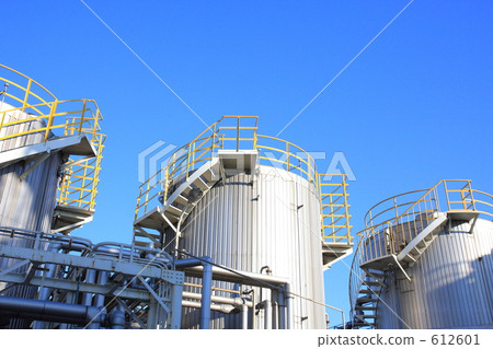 工廠坦克和藍天 工廠坦克和藍天 612601