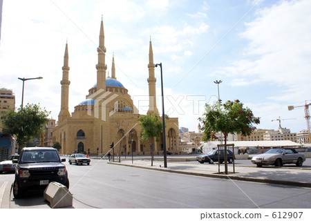 A landscape in Lebanon with a mosque. 612907