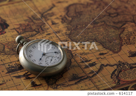 懷錶和舊地圖 614117