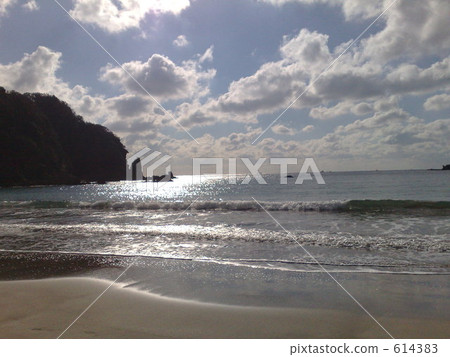 sandy beach, water's edge, yumigahama 614383
