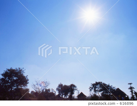 Change of the sky in the total solar eclipse - 1 616896