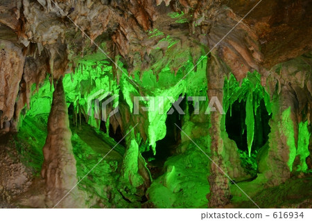 Mysterious natural beauty 616934