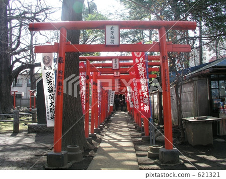 Red torii 621321