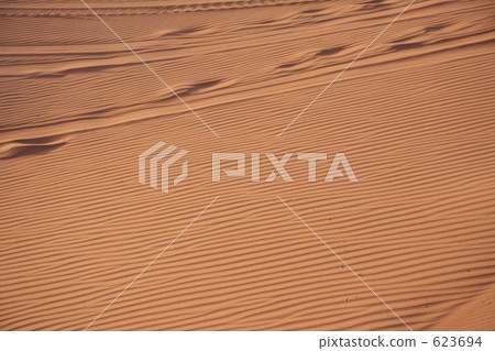 隆隆的砂紙 623694