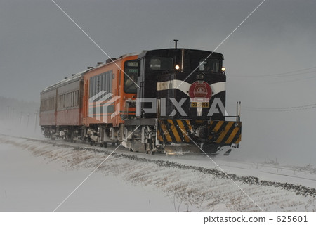 在雪的火爐火車 在雪的火爐火車 625601