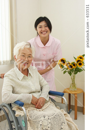 Senior and Nurse 633531