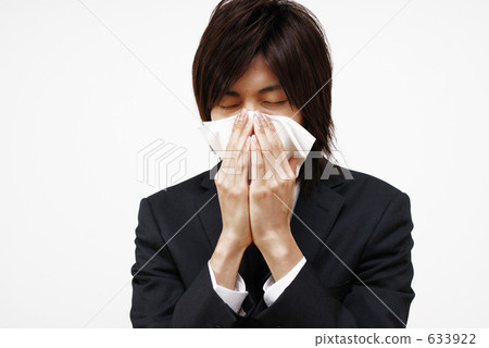 Male blowing nose 633922