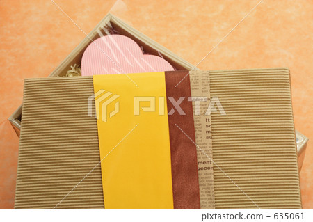 Colorful gift cover box and heart box 2 635061