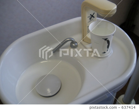 Automatic water supply device of dentist Automatic water supply device of dentist 637414