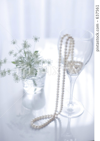 Pearl necklace 637561