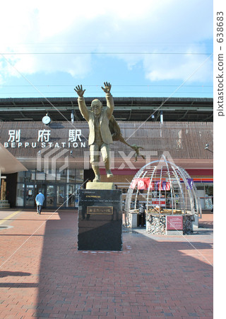 油店熊雕像 638683