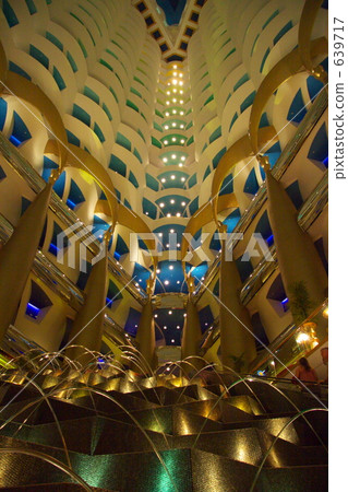 Luxurious colonnade Luxurious colonnade 639717