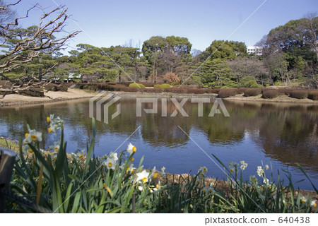Early Spring's Imperial Palace East Gardens - Ninomaru Garden Early Spring's Imperial Palace East Gardens - Ninomaru Garden 640438