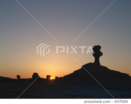 Egypt White desert sunrise 647089