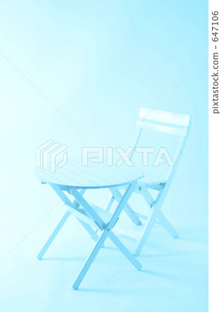 Tables and chairs 647106