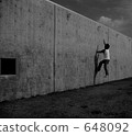 A wall 648092