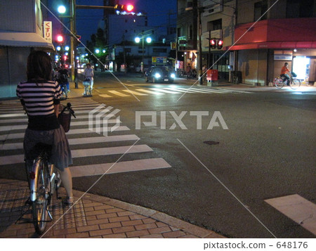 等紅綠燈 人行橫道 十字路口 648176