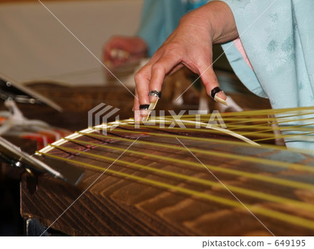 Playing the Koto 1 649195