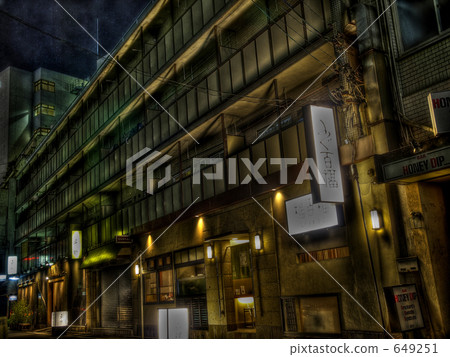 多租戶樓房 在街上 夜景 649251
