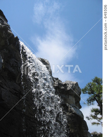 Waterfall 649306