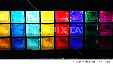 彩色玻璃外牆 650536