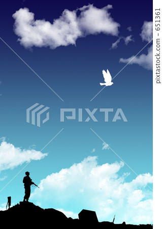 A pigeon flying to the battlefield A pigeon flying to the battlefield 651361
