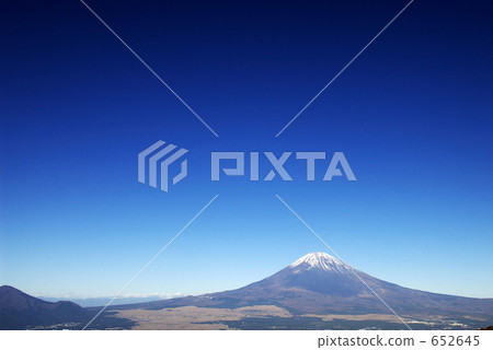 Mount Fuji and the sky Mount Fuji and the sky 652645
