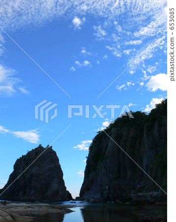 rocky stretch, coast, seashore 653085