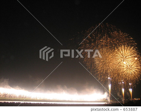 Fireworks display Fireworks display 653887