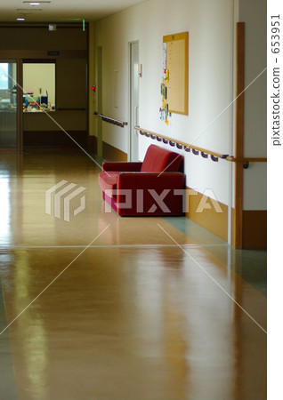 老年人福利設施的走廊 老年人福利設施的走廊 653951