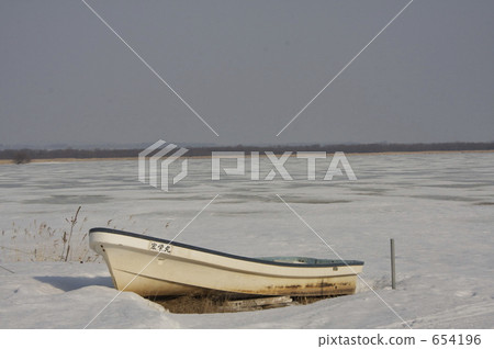 A fishing boat in Lake Abashiri 654196
