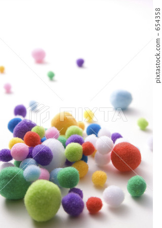 彩球 跳躍 昂首闊步 654358