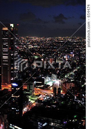 Tokyo under the eyes of the night Tokyo under the eyes of the night 654474