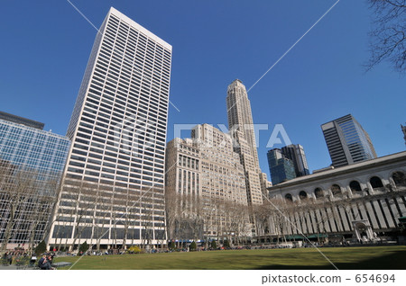 Bryant Park in early spring Bryant Park in early spring 654694