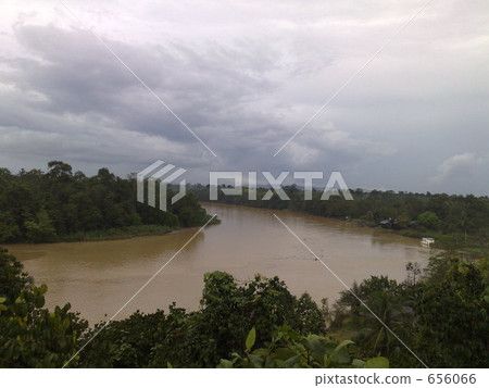 Overlooking the Kinabatangan River in Malaysia 656066
