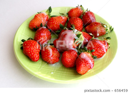 Strawberries Strawberries 656459
