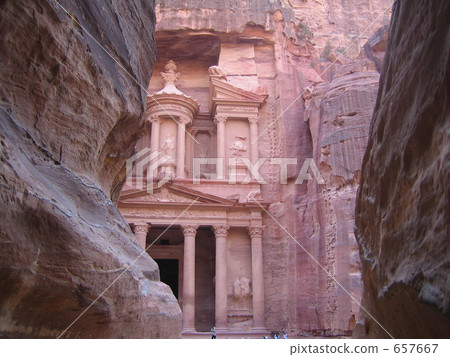 Petra ruins Petra ruins 657667