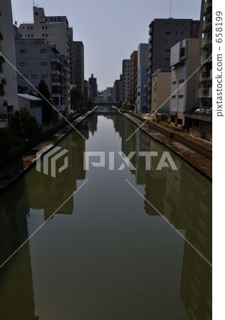 River HDR between buildings River HDR between buildings 658199