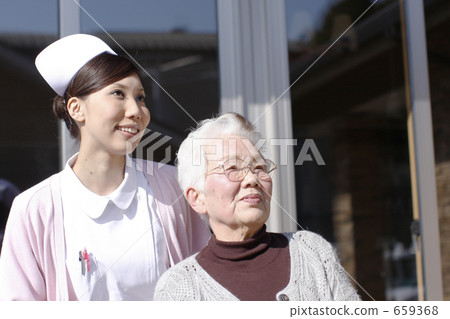 Nurse and senior Nurse and senior 659368